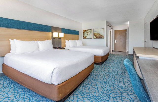 A Dream Stay Awaits! 2 Stunning Rooms | Free Shuttle to Local Attractions