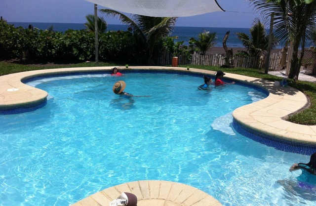 A family/friendly place to Rest and Enjoy the Sun in Monterrico Beach