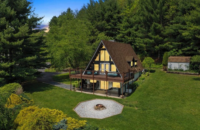"A Frame Haven" - w/Hot Tub and NC Mountain Views by the New River