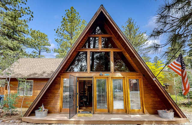 A-frame home with loft, gas grill, partial AC, dog-friendly