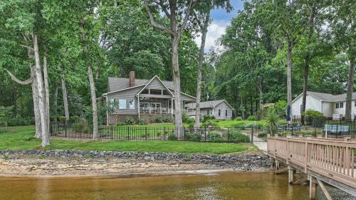 A Frame of Mind by AvantStay Private Dock View