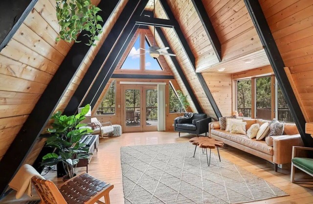 A-Frame On The Rocks. Hot Tub. Payson. Waterwheel.