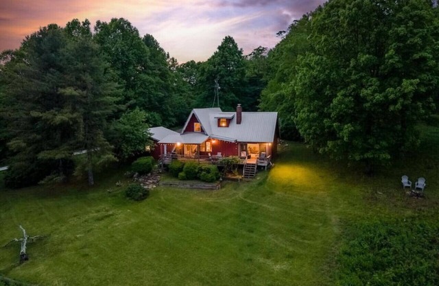 A-Framed View l Virginia Mountain House With View
