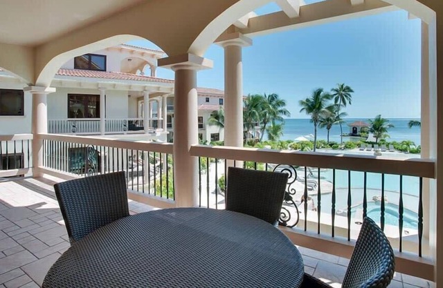 A Haven for Romance & Barefoot Luxury in Belize