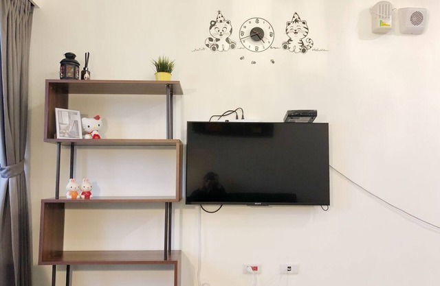 A hotel for1 Sec to MRT exit