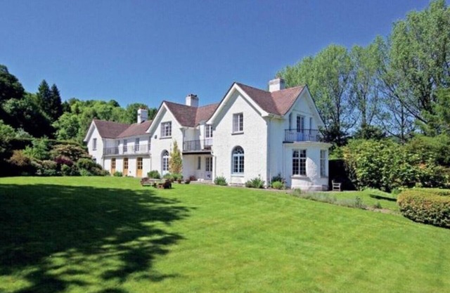 A Large Country House, perfect for friends & family gatherings.