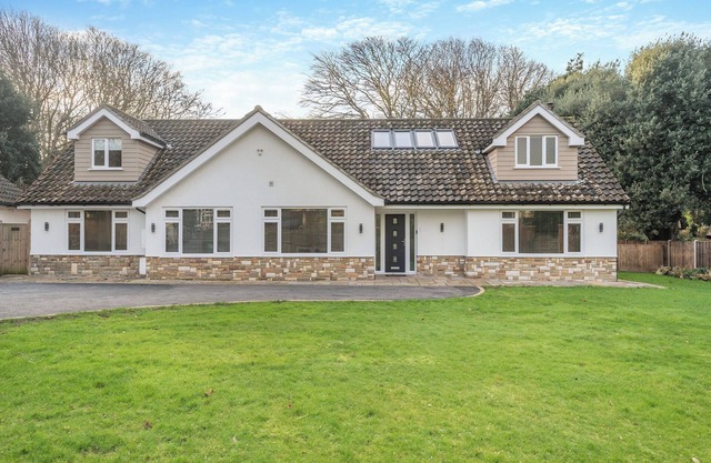 A lovely high-end property with five bedrooms and four bathrooms.