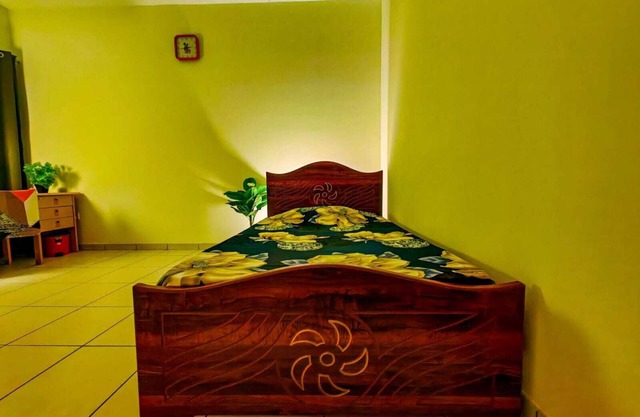 A Modern & Cozy Room stay for Guests