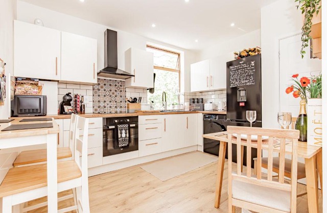 A'nB Oxford LUX 2-Bedroom plus private parking 5-STAR Central OX1