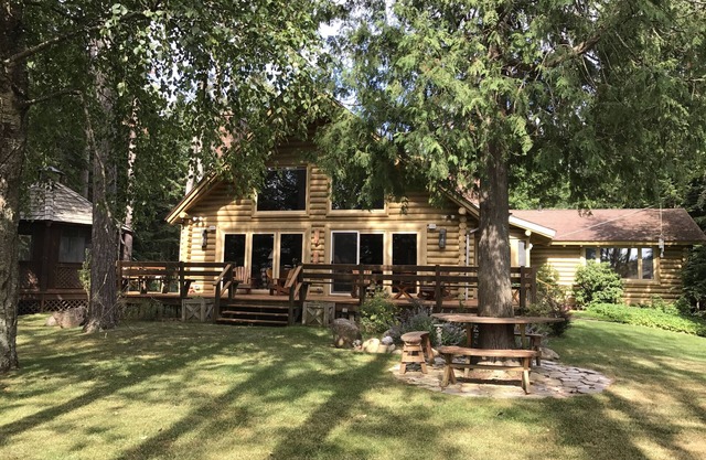 A Northwoods Shangri-la/Jagdschloss Four Mile Lake/an extraordinary 83 acres