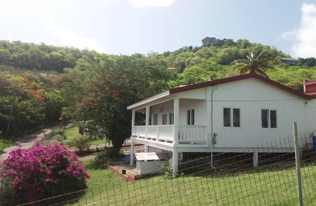 A Peace of Paradise 4 Bdrm Apt near Int'l Airpt, Beach and Dining