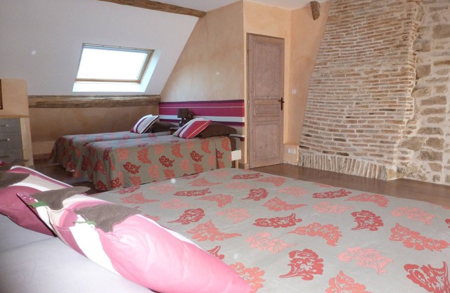 A place to stay in Burgundy Vineyard - Sleeps 7/9 in a former winery