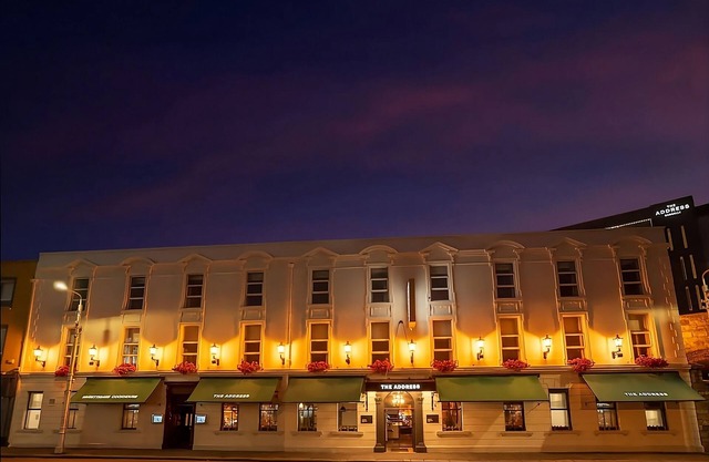 A Place You'll Surely Enjoy! 4 Stylish and Comfortable Units, Downtown Location!
