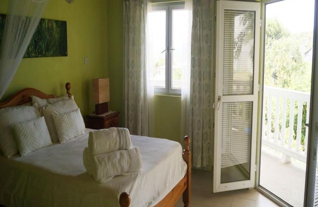 A Private Room in Paradise, Vieux Fort