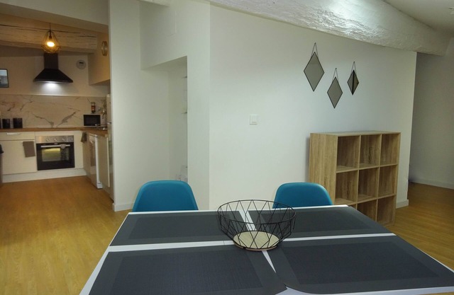 A Quelques pas de la Gare, au Centre Ville, Appartement Tout Équipé