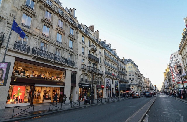 A Realm of Luxury-Beautifully tucked between Louvre ,Ile de la Cité &Pont Neuf