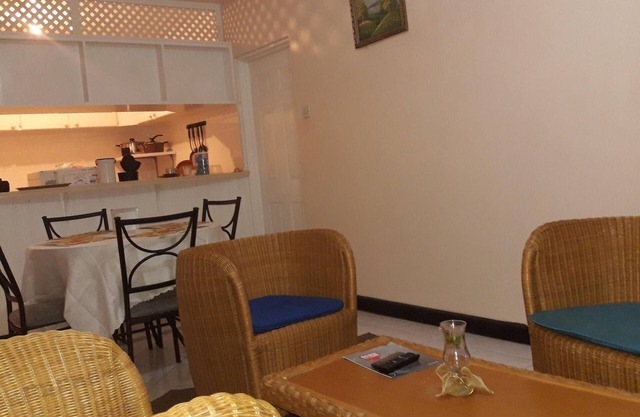 A relaxing and breezy patio and private apartment. It has the amenities needed.