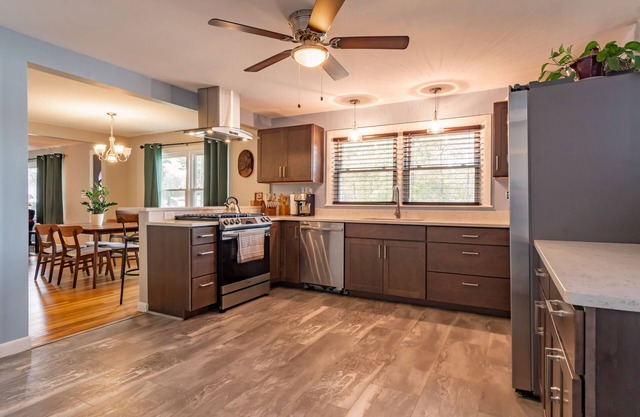 A spacious modern elegant 3 bedroom Ranch, Whole House located in South Nashua.