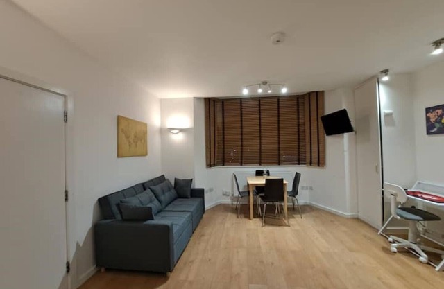 A Sweet Suite in the Heart of Golders Green