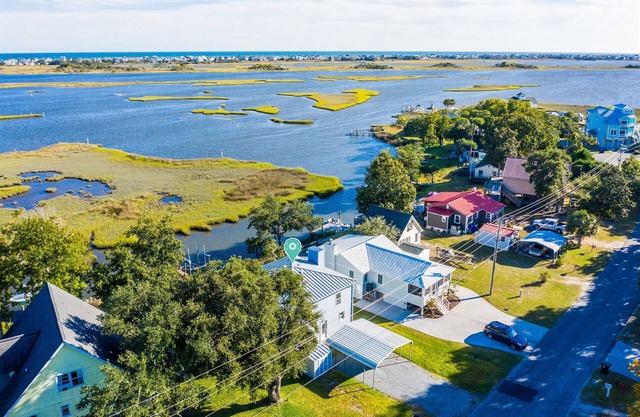 A Turtle's View-Waterfront-Dock-Kayaks-Paddle Boards-Fenced Yard-Dog Friendly