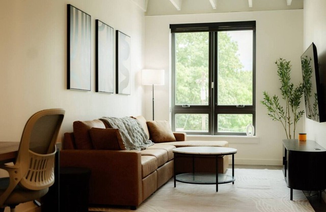 Above The Roots | Classy 1BD Escape