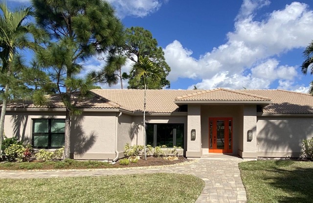 Absolute Paradise, 3-Minutes to Amazing Beaches! Gated Community
