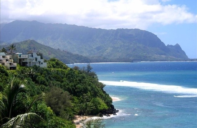 AC Unit 5 Stars Oceanfront Puu Poa in Princeville Kauai