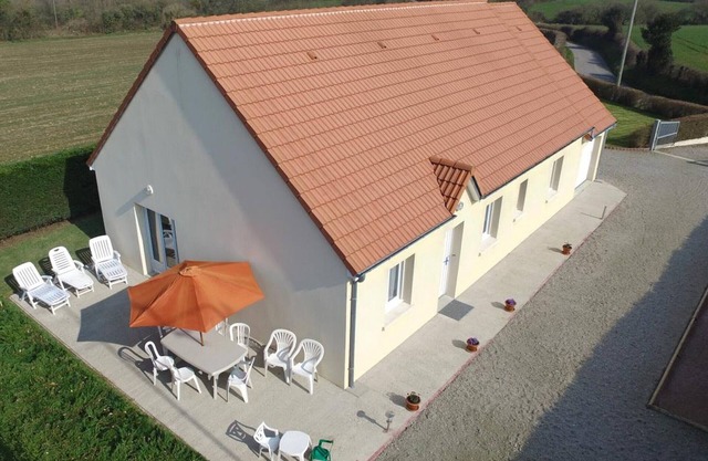 Accessible house with enclosed garden, near beach, pets allowed