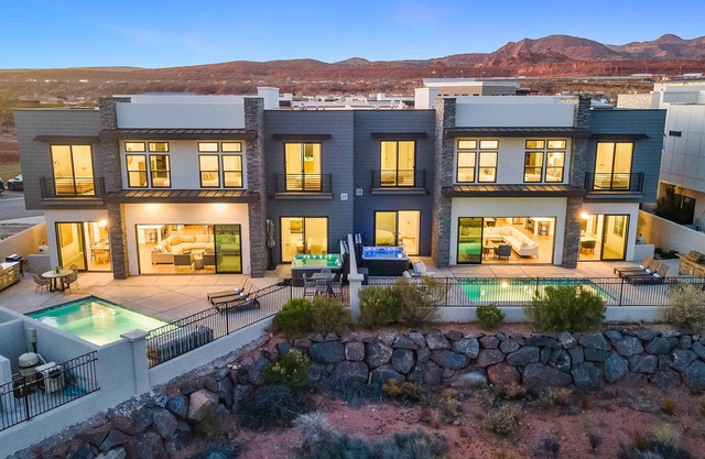 Ace on the 8th: 2 Private Pools, Sleeps 58!