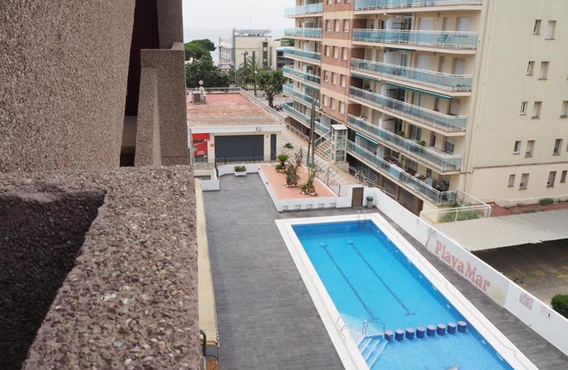 Acogedor apartamento con vistas al mar y piscina