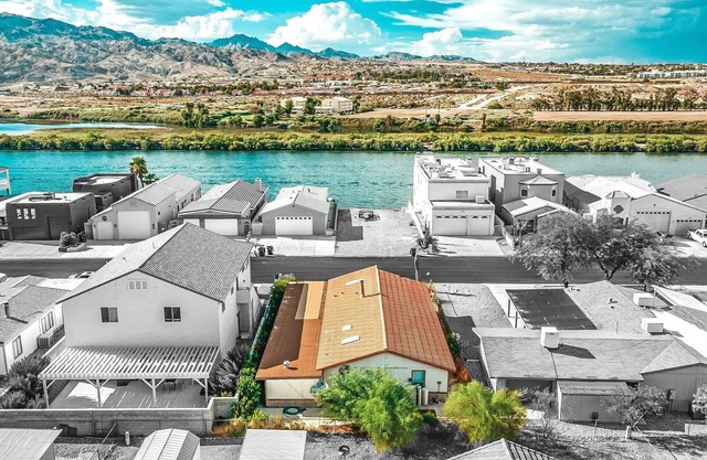 Across from water & pet-friendly - Bullhead Bend!