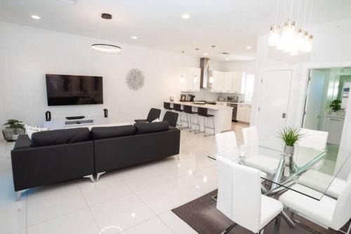 Across the Ocean few steps to beach contemporary three Bedroom townhouse