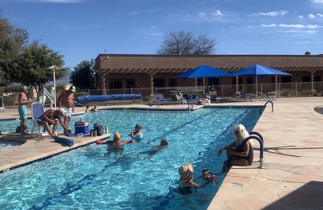 Active adult resort living, 20 minutes to Tucson