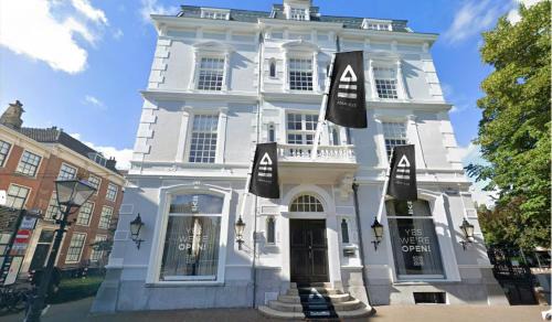 Adam & Eve Paleisstraat