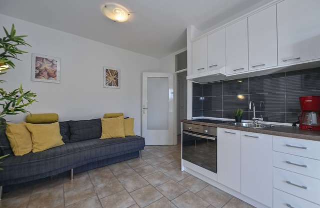 Adela II One-bedroom Apartment with Balcony