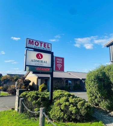 Admiral Court Motel & Apartments