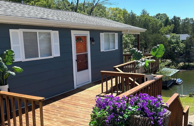 Adorable 3 Bedroom Bungalow