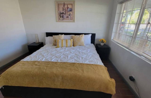 Adorable Cottage Rented by Room 1