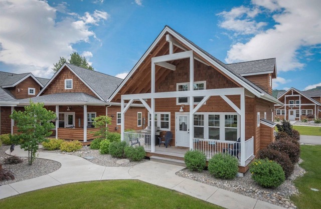 Adorable Dover Bay Resort Bungalow | Marina, Walking Paths | Dog Friendly