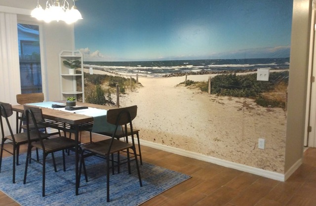 Adorable Historic Home! Free Parking! 400MBPS WIFI!