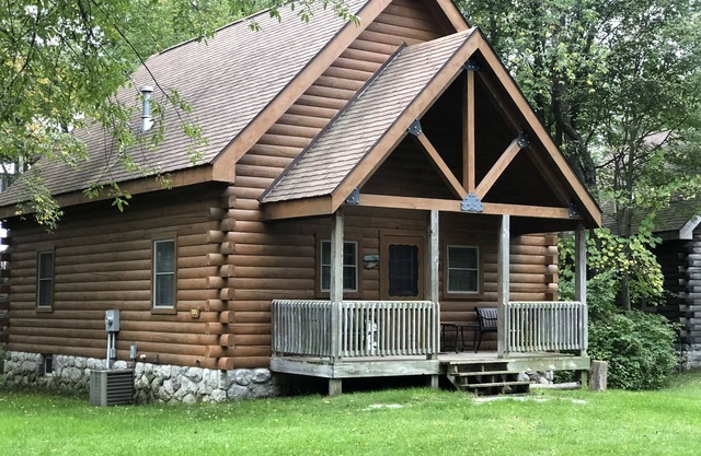Adventure Awaits! Luxury Log Home at Double JJ Resort