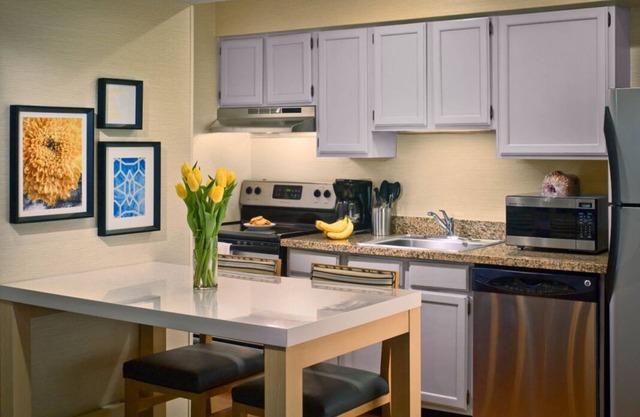 Affordability Meets Comfort! Pets Are Welcome, Free Breakfast!