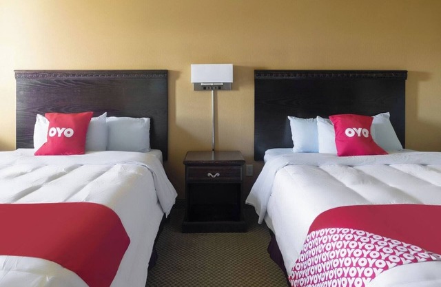 Affordable Escape Near Whiskey Hollow with Queen-Size Beds Walkable Spot