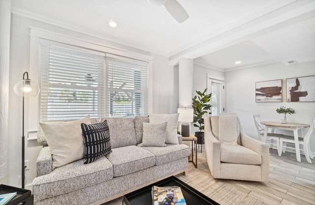 Affordable, Updated Condo in Blue Mountain Beach!