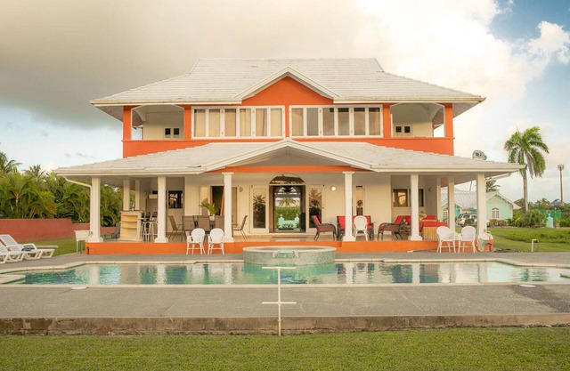 Afordable Ariyana sleeps 12 in Tobago Plantations