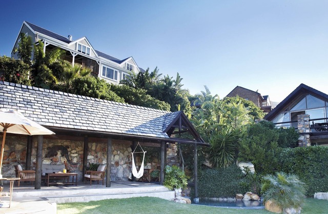 African Violet Guest Suites