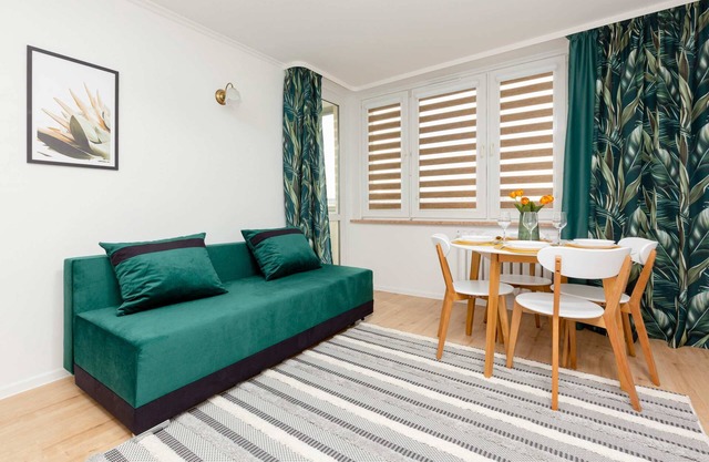 Afrykańska 12 | Spacious Apartment | Close to PGE