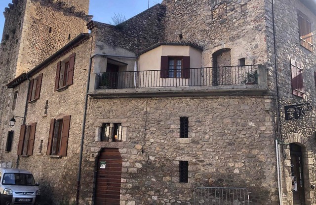 Agréable Maison en Pierre Avec Terrasse, au Coeur de la Citadelle