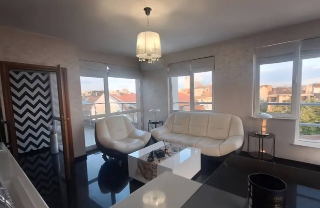 Ahinora Luxury 2-Bedroom Apartment in enchanting Plovdiv – Close to Center, AC