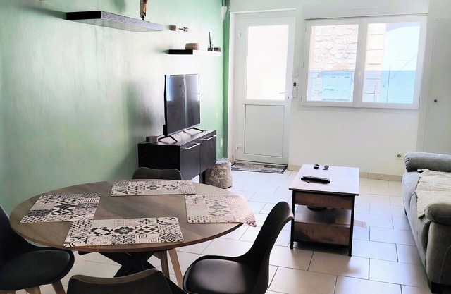 AIMARGUES HOUSE 20 MN FROM THE SEA IDEAL FOR VACATIONS OR BUSINESS TRIPS